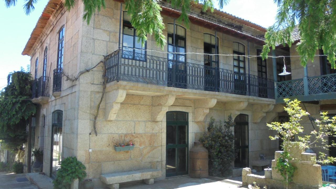 Casa Da Roseira - Valpacos Bed & Breakfast Vassal ภายนอก รูปภาพ