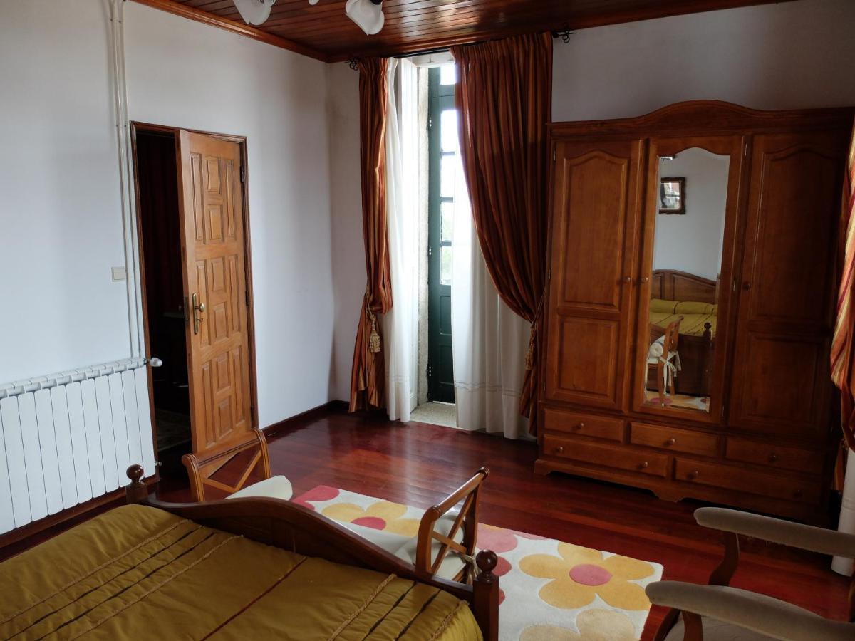 Casa Da Roseira - Valpacos Bed & Breakfast Vassal ภายนอก รูปภาพ